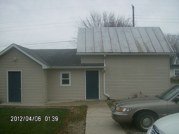 3rd image of 302 E Kendall St