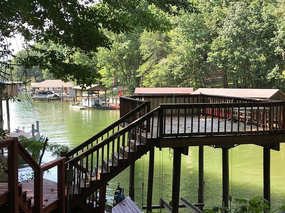 1st image of 102 Pine Knob Cir