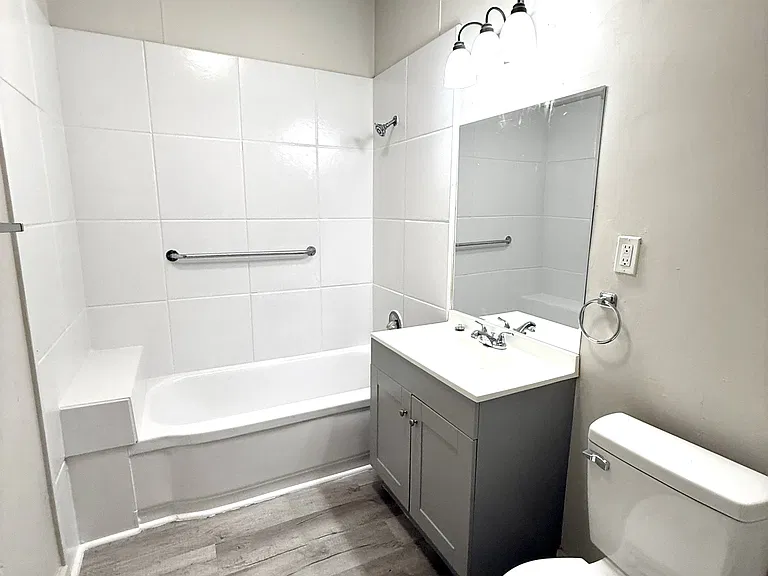1105 NW Burch St — Photo 21