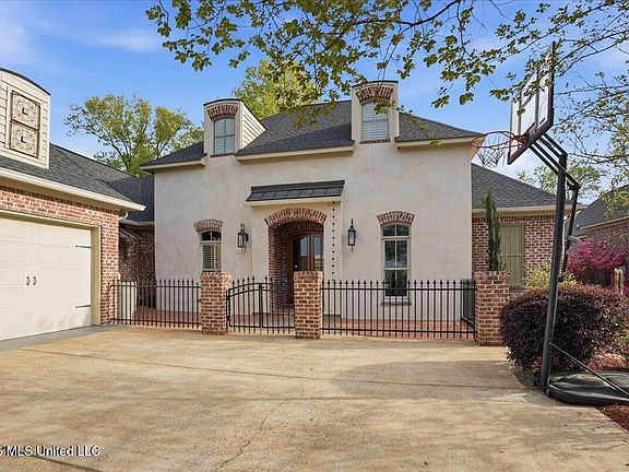 3rd image of 134 Novara Trl