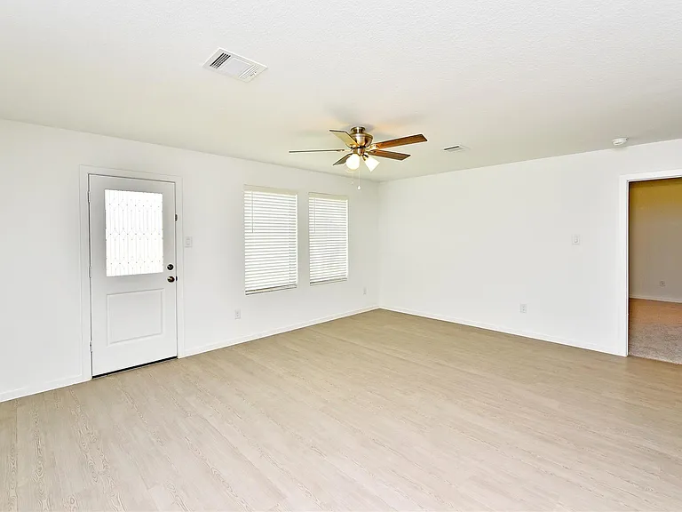 10218 Prairie Dunes Ln — Photo 7