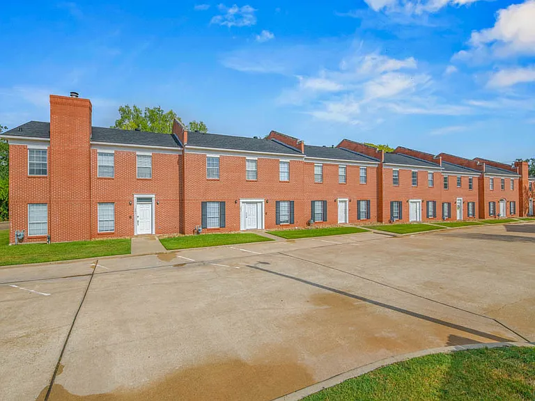 4400 Carter Creek Pkwy #302 — Photo 28