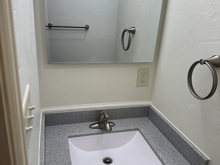 1205 N Appleton St — Photo 7