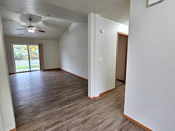 5th image of 474 Charbonneau Dr