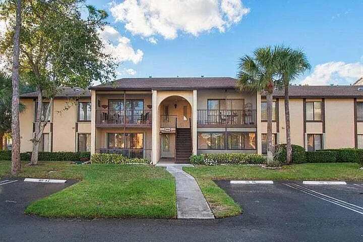 815 Sky Pine Way #A1