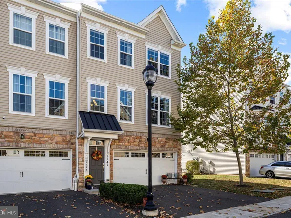 2242 Matts Way, Warrington, PA 18976