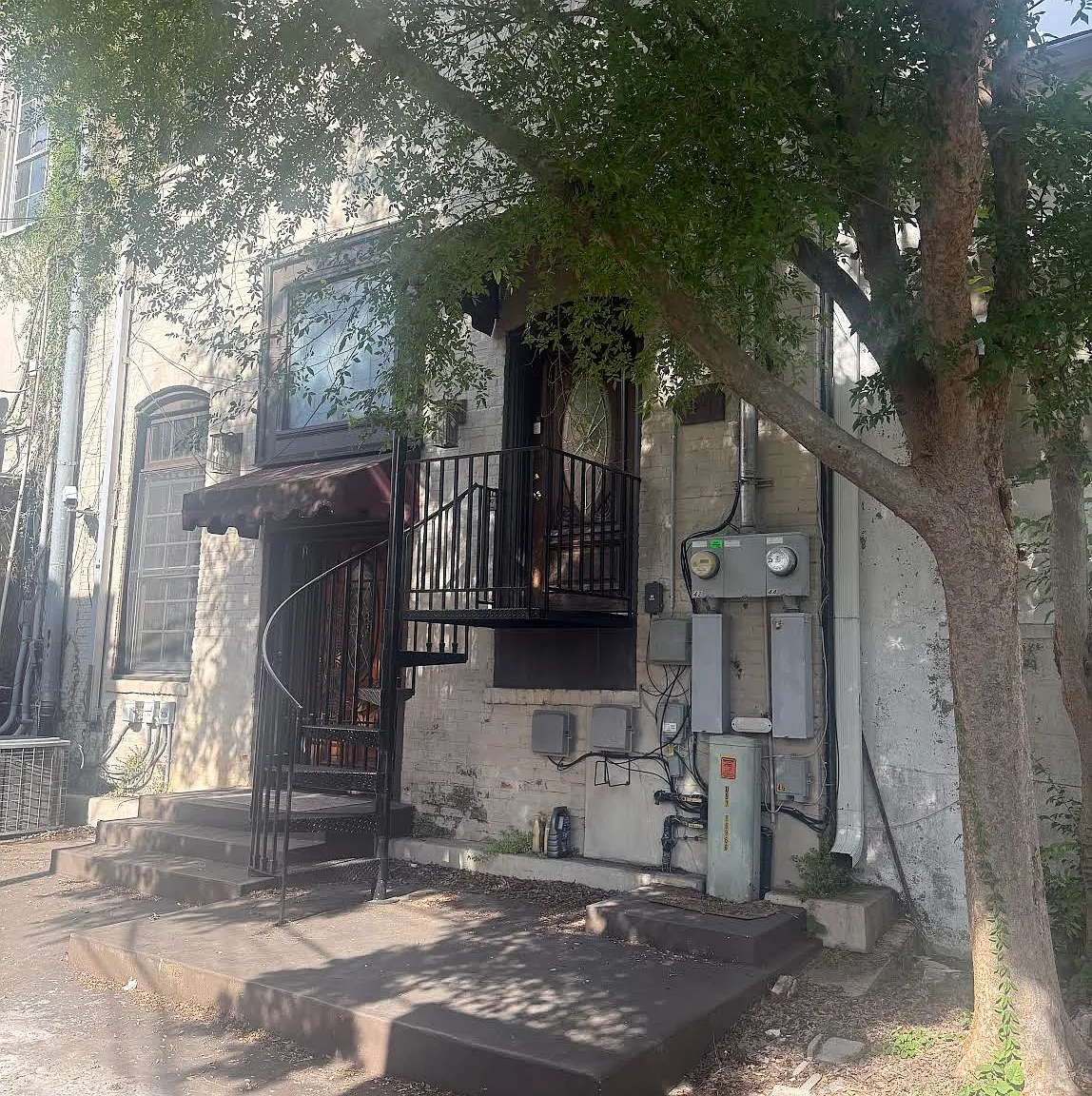 2 bed, 1888 sqft, $2,850 — Photo 1