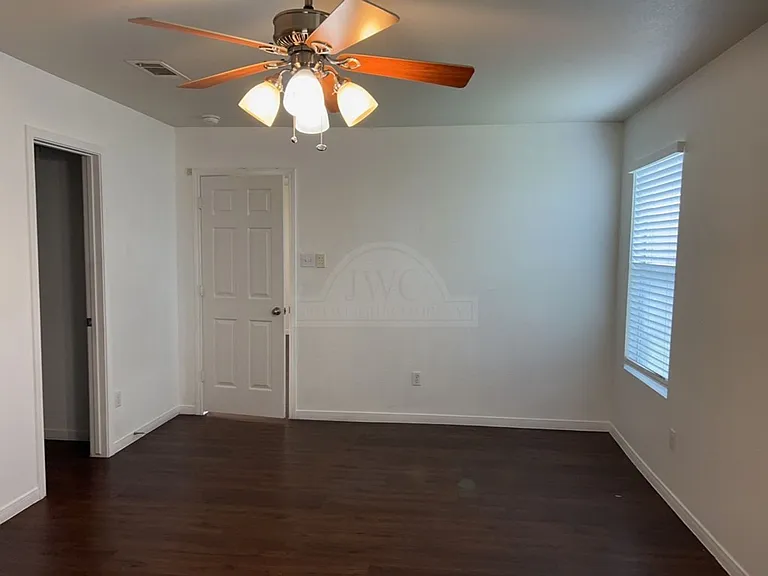 3304 Catalina Dr — Photo 16