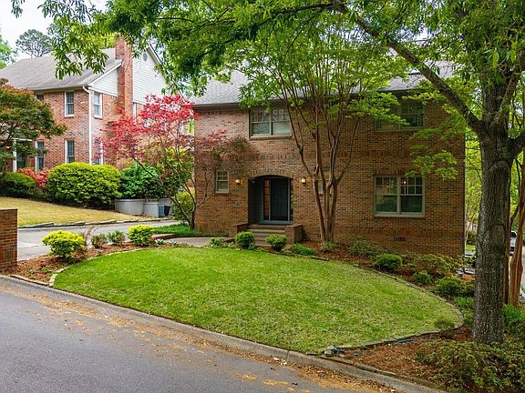 3rd image of 23 Saint Thomas Ct