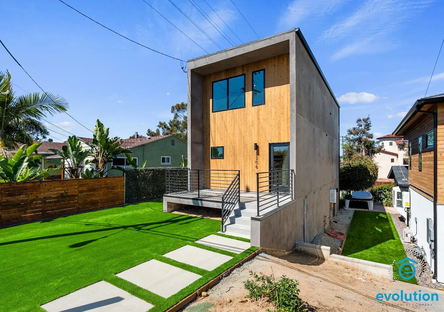2206 Pentuckett Avenue — Photo 2
