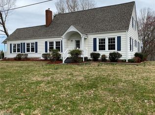 3032 Volunteer Rd, Pinnacle, NC 27043