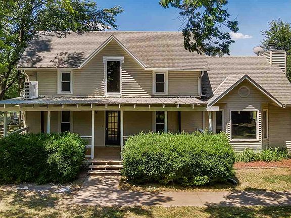 2nd image of 625 N Greenwich Rd