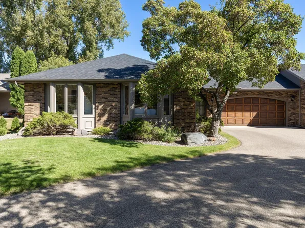 14609 Southpointe Ct, Burnsville, MN 55306
