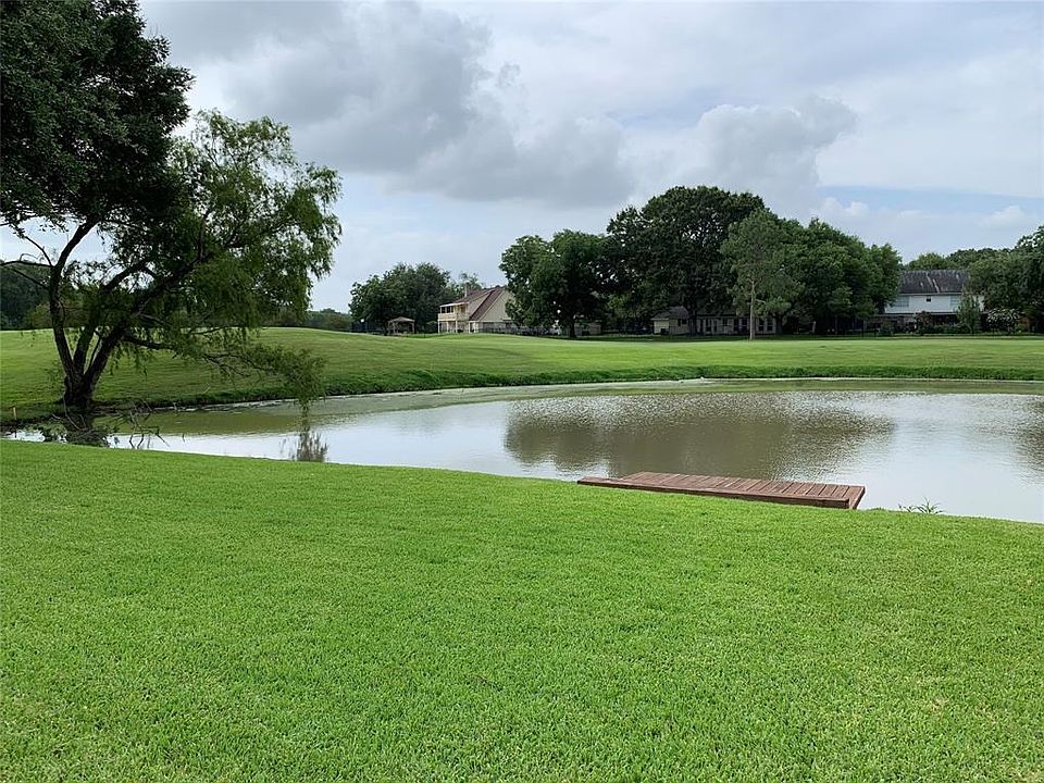 Backyard View of Lake and Golf Course!  Very peaceful and relaxing!