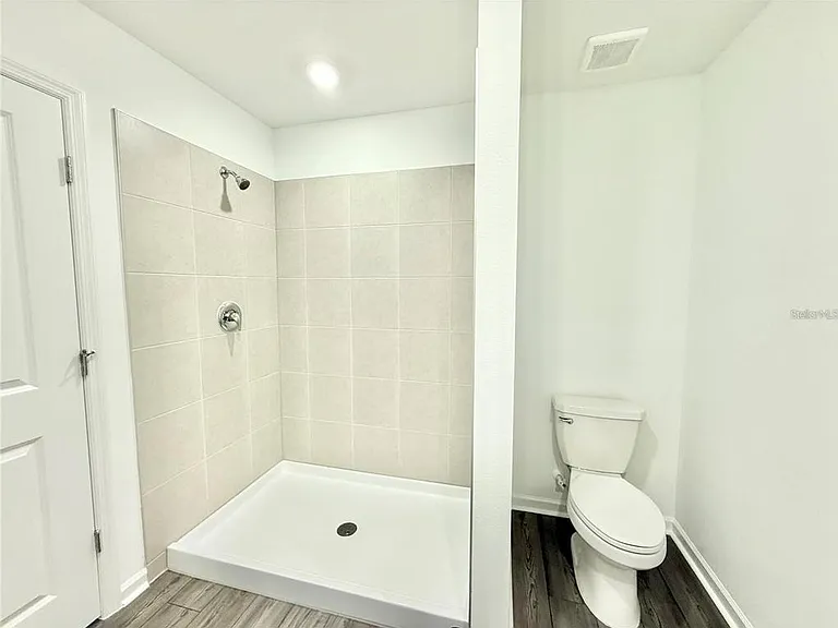 3783 NE 30th Ter — Photo 12