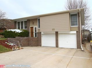 1030 Kent St, Lincoln, NE 68521