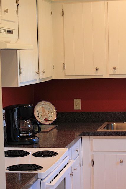 Picture from before appliances were replaced
