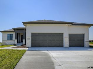 20137 R St, Omaha, NE 68135