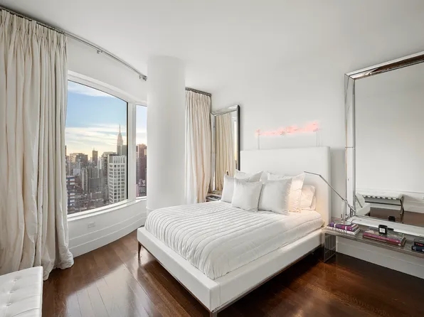 252 East 57th Street image 12 of 19