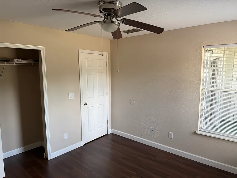 6004 Westgate Dr #102 — Photo 12