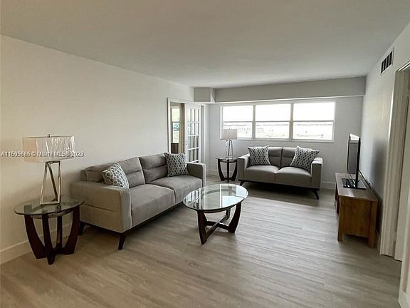 2nd image of 1881 Washington Ave APT 10A
