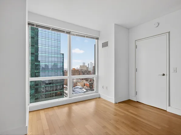 77 Hudson Street image 10 of 28