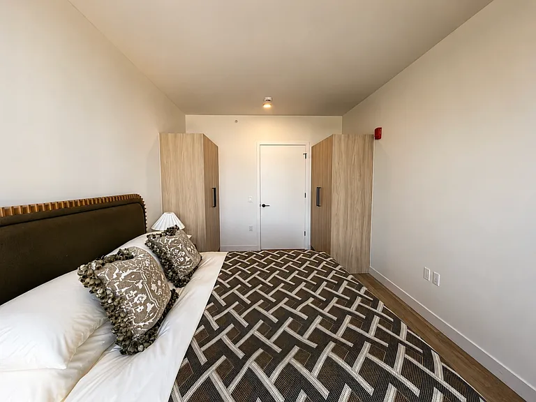 1352 W Lake St #1404 — Photo 5