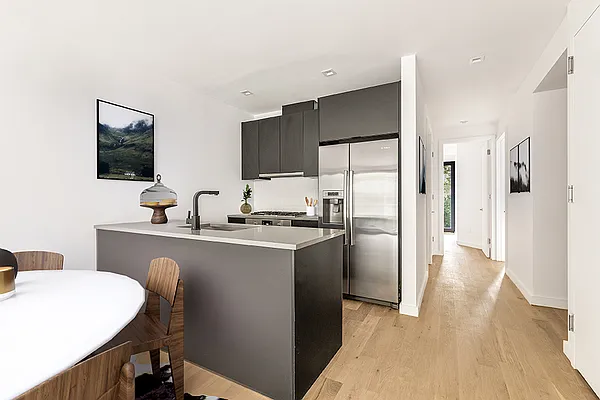 Rented by SERHANT. | media 9