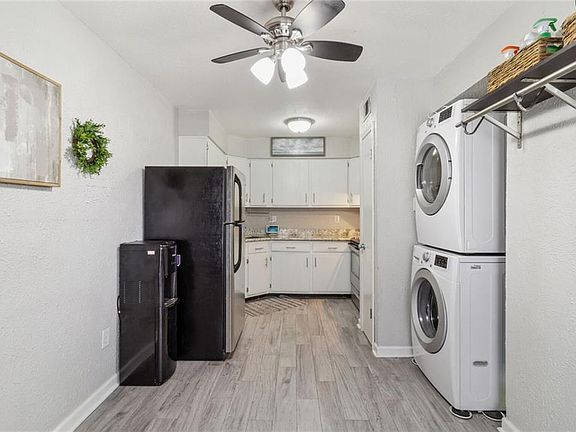 5th image of 2305 Cleary Ave APT 209