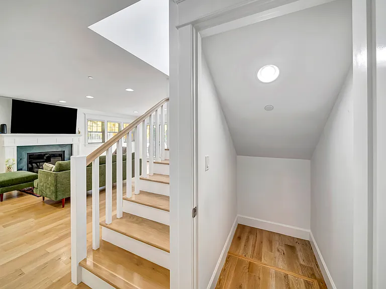 20 Anchorage St — Photo 26