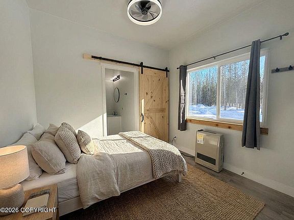 3rd image of 33605 Echo Lake Rd