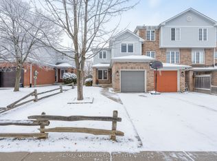 104 Pickett Cres, Barrie, ON L4N 8B9