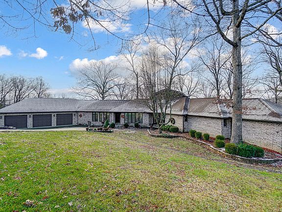 3rd image of 116 Forest Hills Blvd
