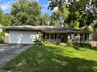 1544 Towhee Ln, Naperville, IL 60565