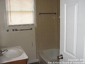 5th image of 510 Glamis Ave