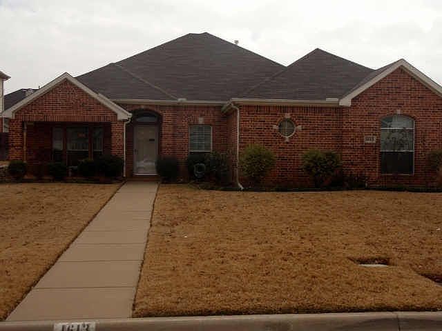 1st image of 1613 Chateau Ln