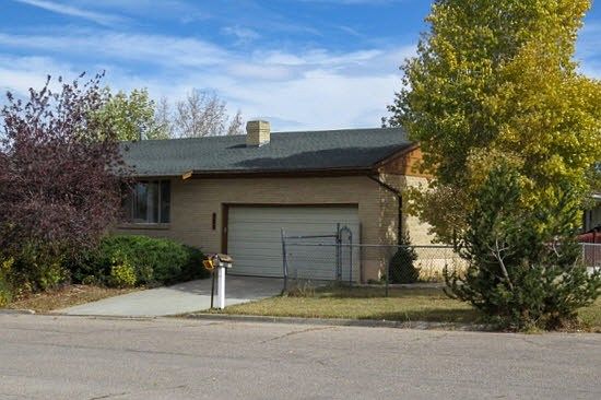 2nd image of 325 18th St