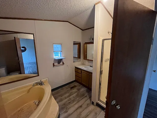 3 bed, 1200 sqft, $975 — Photo 3