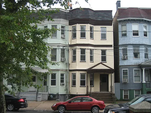 195 Winfield Ave Photo 1
