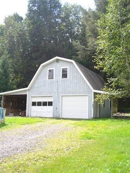 3rd image of 137 LAKE Road