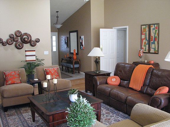 Vaulted Grt Rm, Foyer