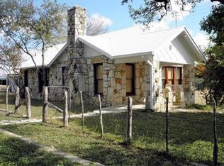 125 Henderson Branch Rd, Ingram, TX 78025