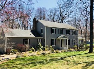 18 Warwick Ln, Basking Ridge, NJ 07920