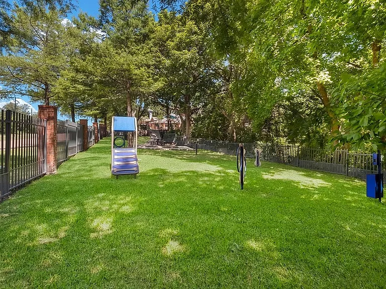 Let your furry friend play freely in our apartment's dog park