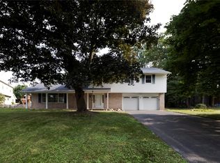 41 Warder Dr, Pittsford, NY 14534