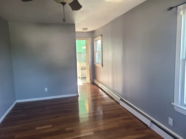 702 Sterling St — Photo 12