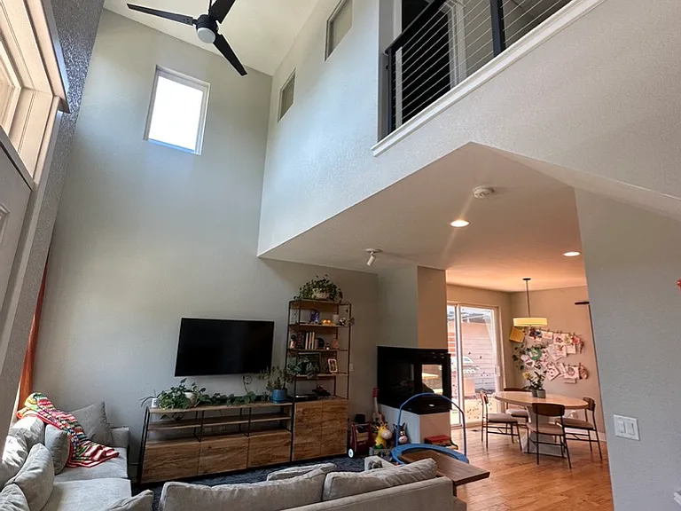 356 Pascal St — Photo 2