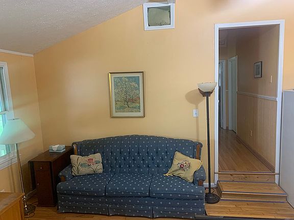 Living room hall to bdrms