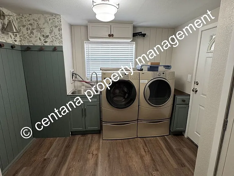 1112 Smith St — Photo 8