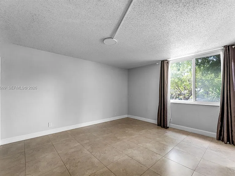9001 SW 77th Ave #C202 — Photo 13